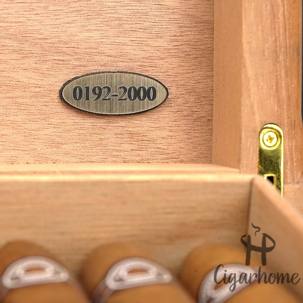 MONTECRISTO GRAN PIRAMIDES COLLECTION BOOK 2017 大金字塔2017限量版_2