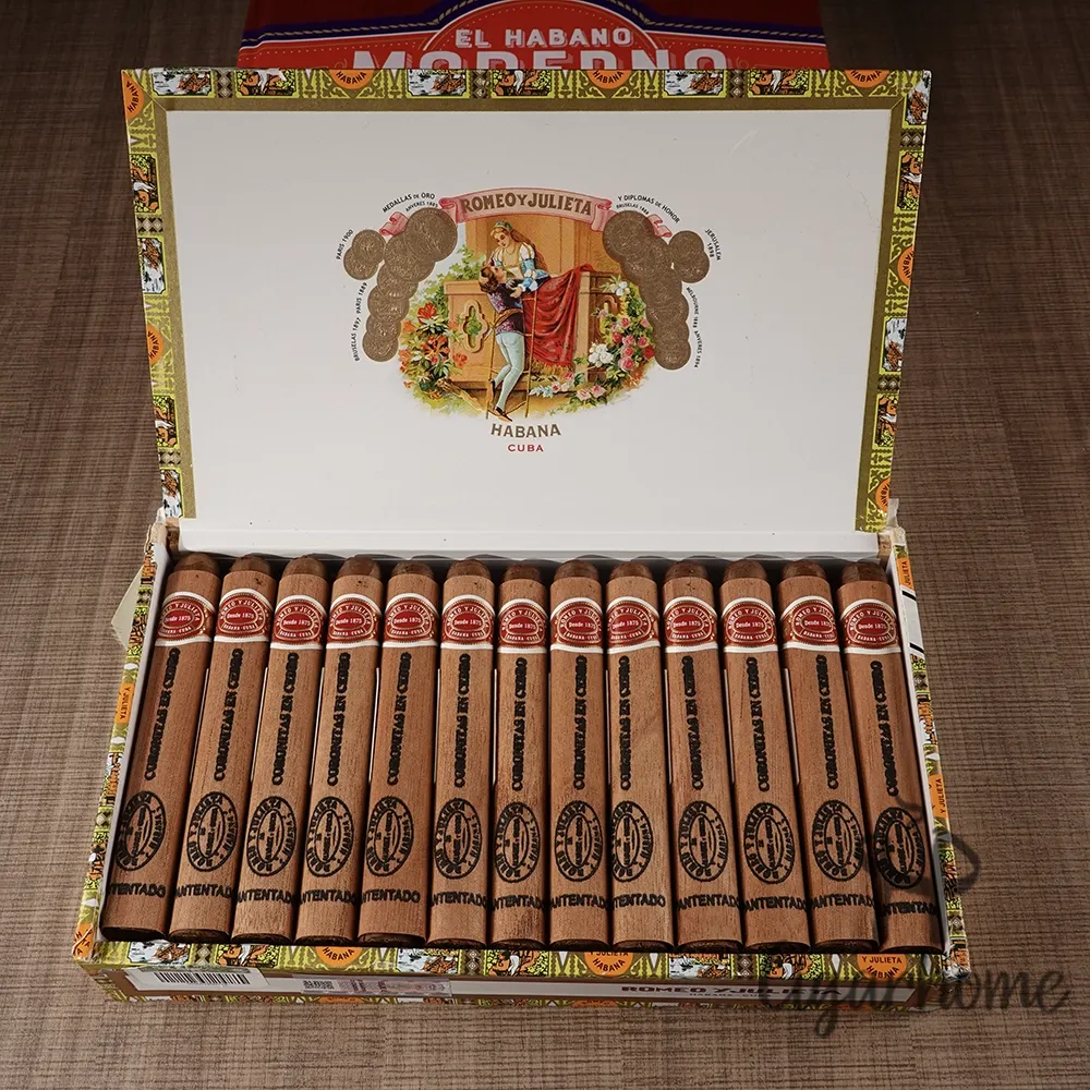 ROMEO Y JULIETA CORONITAS EN CEDRO 雪松小皇冠